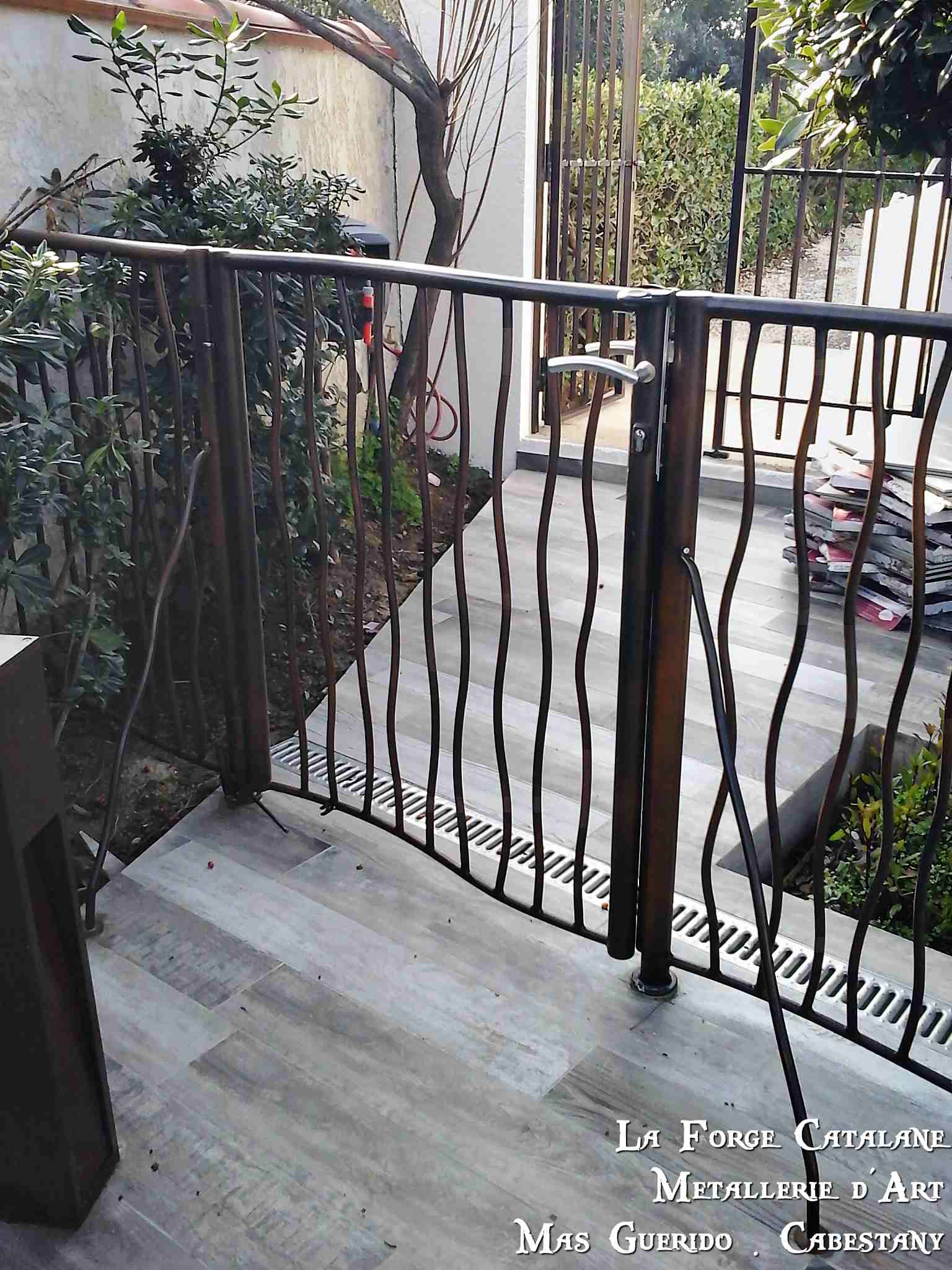 rambarde cloture portillon barreau effet tordu fer La Forge Catalane Cabestany.jpg